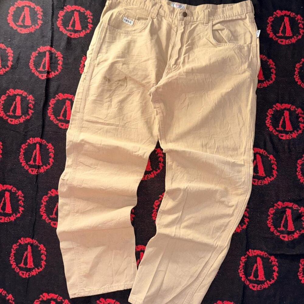 Tan vintage 90s tyndale carpenter